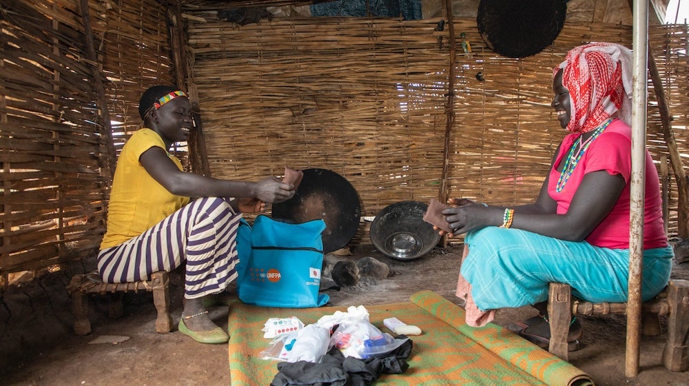 5 raisons qui font de l’aide aux règles un élément vital en cas de crise humanitaire
