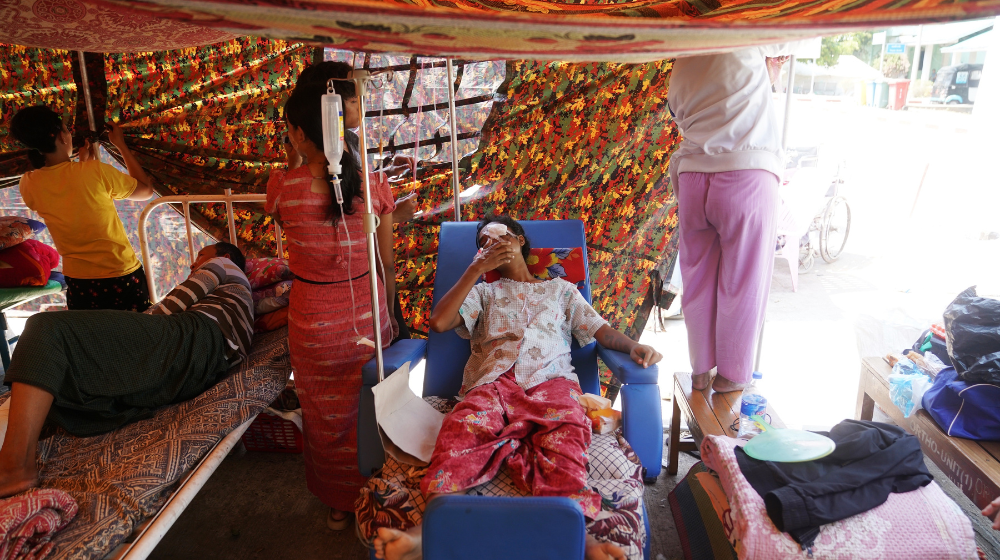 “Todo se desmoronó en segundos”: Las mujeres y las niñas necesitan apoyo urgente después del desastroso terremoto en Myanmar