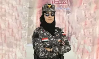 Conozca a la mujer que protege a las mujeres en Yemen