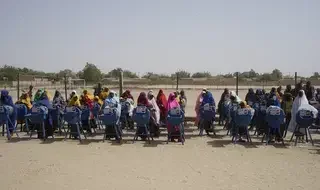 Empoderar a las adolescentes del Níger para que tomen las...